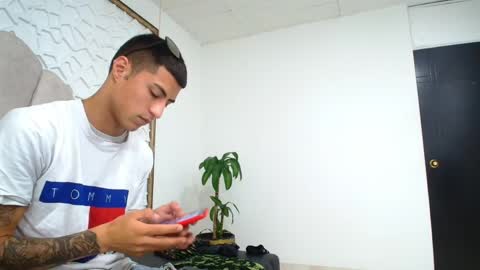 Mr Porn  online show from April 8, 6:22 pm