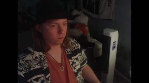 mr_strawberry online show from April 23, 1:35 am