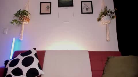 Laura online show from October 21, 3:44 am