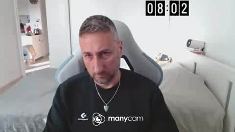 mrdr000 online show from March 17, 7:02 am