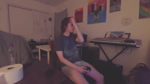 Ian online show from April 13, 7:01 am