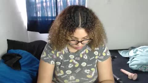 mrs_afroditha online show from February 21, 5:27 pm