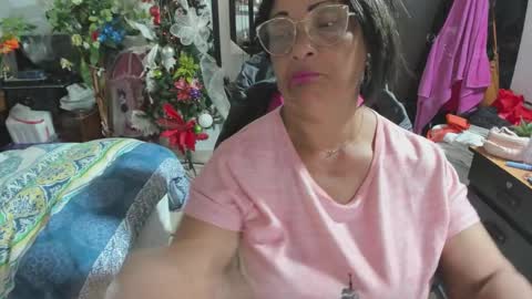 mrs_mommy online show from December 19, 7:53 pm