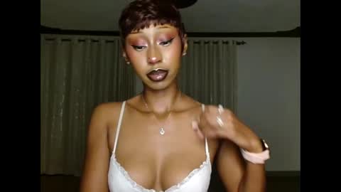 ms_crystal online show from April 18, 10:32 pm