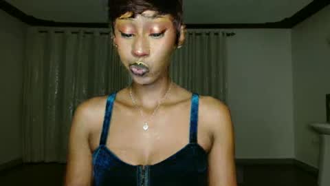 ms_crystal online show from April 25, 6:27 pm