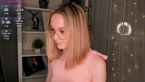 Snapshot of ms_elizabethqueen chatting on February 3, 9:39 pm Elizabeth online show from February 3, 9:39 pm