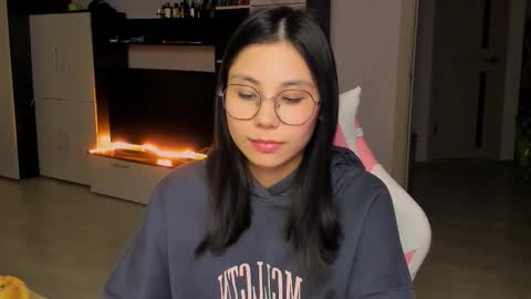 Snapshot of ms_emily_ chatting on September 30, 2:49 pm ms_emily_ online show from September 30, 2:49 pm