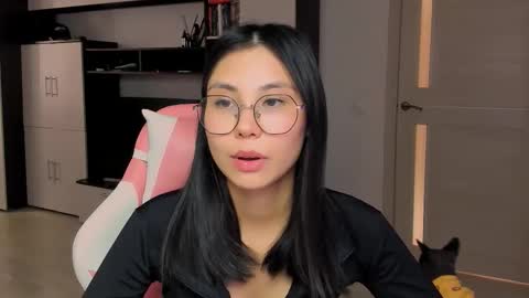 Snapshot of ms_emily_ chatting on September 25, 10:00 am ms_emily_ online show from September 25, 10:00 am