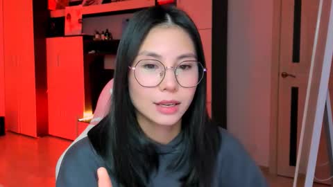 Snapshot of ms_emily_ chatting on October 15, 6:09 pm ms_emily_ online show from October 15, 6:09 pm
