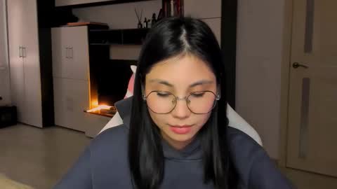 Snapshot of ms_emily_ chatting on September 13, 2:19 pm ms_emily_ online show from September 13, 2:19 pm