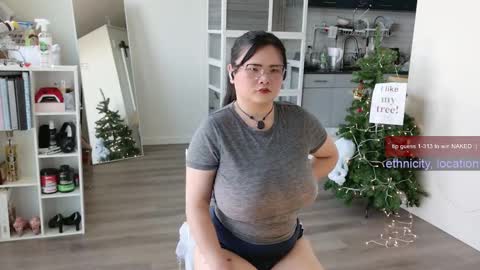 Snapshot of ms_mochii chatting on September 26, 7:00 pm R o r i SnapChat heyroriv2 wednesday - sunday Noon oclock mountain - 5pm mountain online show from September 26, 7:00 pm