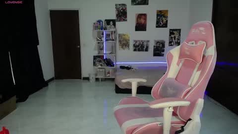 Manuela3 online show from March 9, 7:37 pm