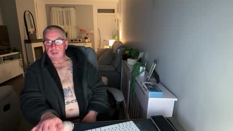 mtb1697 online show from November 9, 11:40 pm