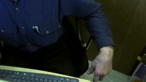 Snapshot of muller520 chatting on October 21, 6:11 pm muller520 online show from October 21, 6:11 pm