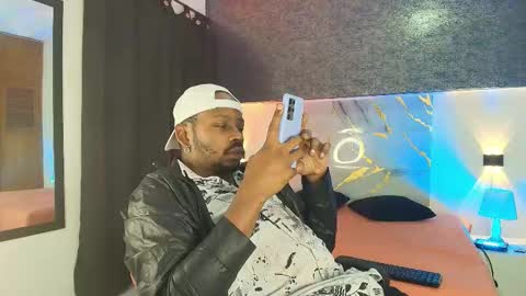 Muller Asher online show from November 8, 4:37 am