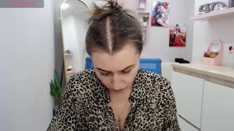 muriel_elvin online show from October 6, 9:16 am