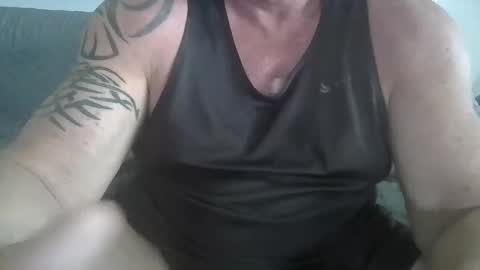 Snapshot of muscleddaddy chatting on February 11, 5:40 pm Muscleddaddy online show from February 11, 5:40 pm