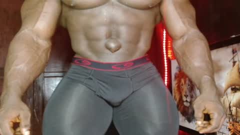 musclegod23 online show from June 24, 4:14 pm