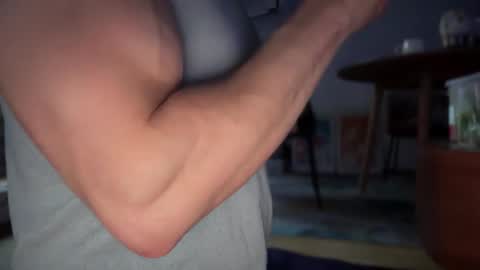 musclehair3 online show from April 7, 6:10 pm