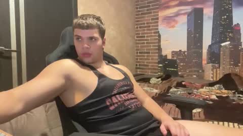 Snapshot of musclephantom chatting on October 16, 8:18 pm Egor online show from October 16, 8:18 pm