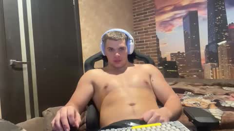 Snapshot of musclephantom chatting on October 23, 8:21 pm Egor online show from October 23, 8:21 pm