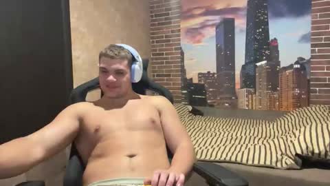 Snapshot of musclephantom chatting on October 24, 8:42 pm Egor online show from October 24, 8:42 pm