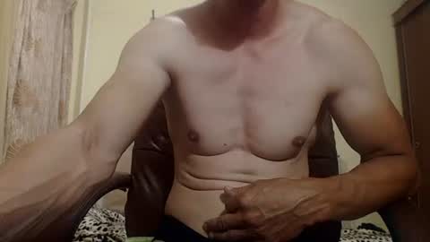 SexyMuscled online show from June 29, 8:30 pm