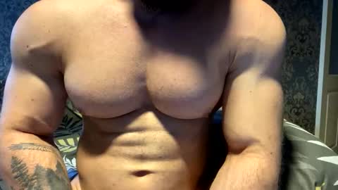 Snapshot of muscularjuggler chatting on September 16, 12:56 am muscularjuggler online show from September 16, 12:56 am