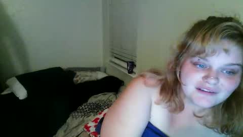 mushymummy000 online show from October 27, 1:38 am