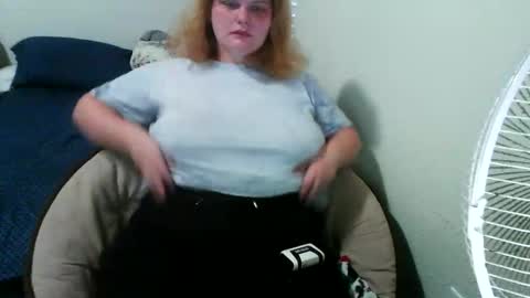 mushymummy000 online show from October 21, 12:43 pm