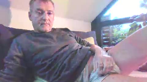 nobuddy online show from October 14, 5:32 am