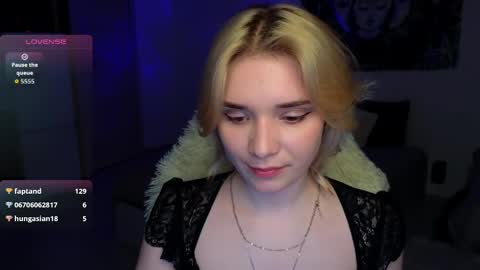 Molly online show from May 29, 10:30 pm