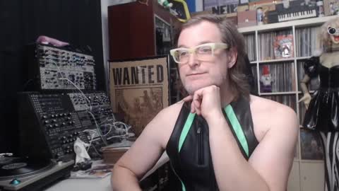 Muziknerd online show from January 17, 7:18 am