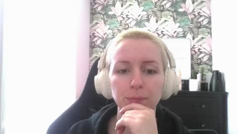 Goddess Muse online show from April 19, 3:24 pm