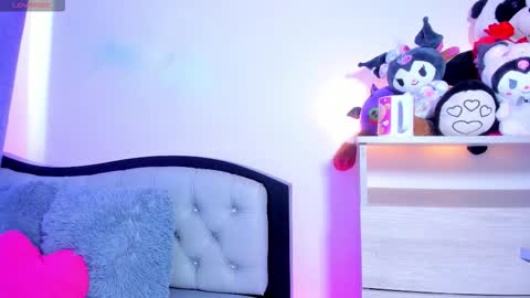 my_aleja_ online show from March 18, 4:02 pm