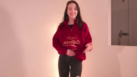 STELLA online show from November 9, 1:47 pm