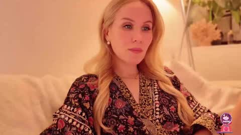 Mya-be Yours P online show from October 20, 10:48 pm