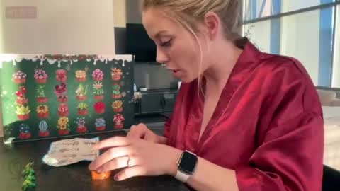 MyCookieJar online show from December 4, 12:21 am