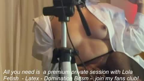 Lola online show from April 19, 9:39 pm