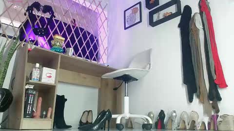 myla sarah1 online show from March 5, 3:32 pm