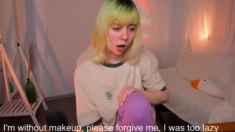 MylaFlores online show from December 5, 1:31 am