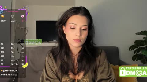 Snapshot of mymelisa chatting on October 10, 12:00 pm hey its Mel online show from October 10, 12:00 pm