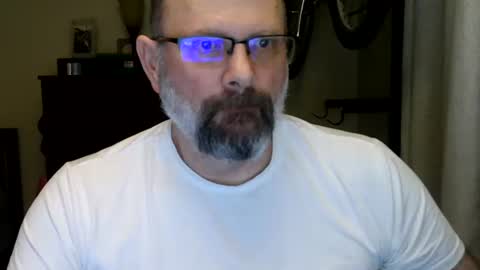 Just hanging out - No pressure online show from April 10, 4:40 am