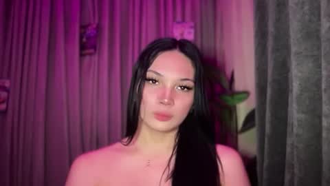 UR GIRL NEXTDOOR online show from March 17, 5:45 am