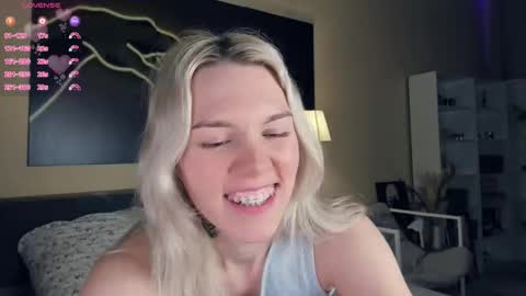 Olivia or just olive online show from December 13, 7:42 pm