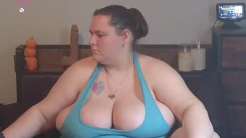 Snapshot of mzjuicybootay2169 chatting on October 4, 8:17 pm Mzjuicybootay online show from October 4, 8:17 pm