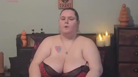 Snapshot of mzjuicybootay2169 chatting on October 11, 11:08 pm Mzjuicybootay online show from October 11, 11:08 pm