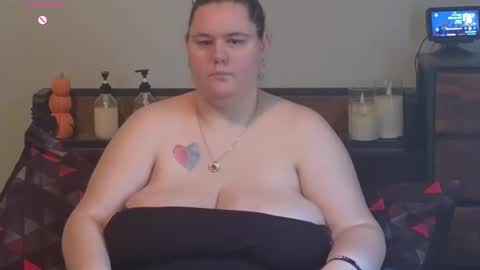 Snapshot of mzjuicybootay2169 chatting on October 8, 2:34 pm Mzjuicybootay online show from October 8, 2:34 pm