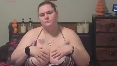 Snapshot of mzjuicybootay2169 chatting on October 15, 11:33 am Mzjuicybootay online show from October 15, 11:33 am