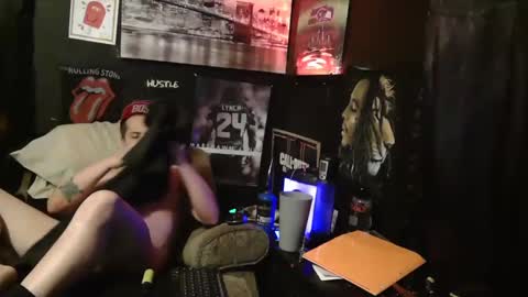 Snapshot of n3v3rpanic1 chatting on January 28, 6:05 am SnackPants online show from January 28, 6:05 am